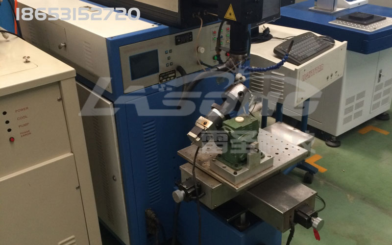 激光焊接機 現(xiàn)場